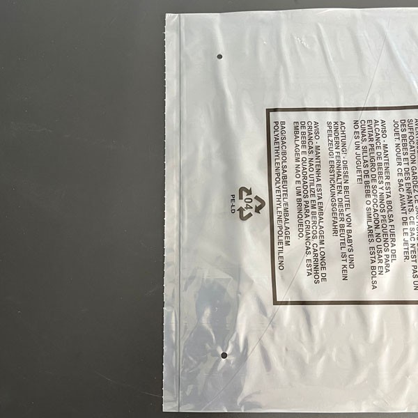 Roll type automatic packaging pre-opening bags
